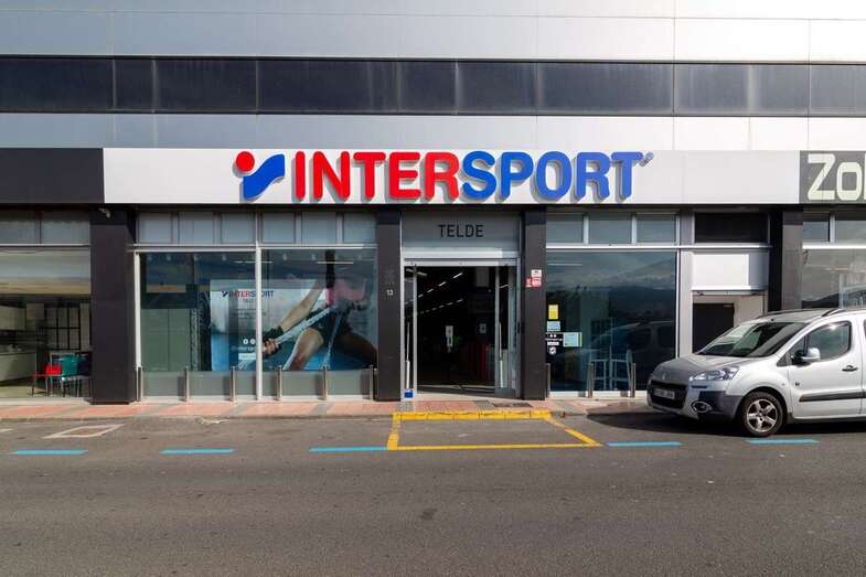 Tienda de Intersport en el Parque Empresarial de Melenara, junto a la GC-1, en Telde/TA.